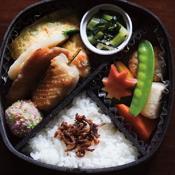 京料理の技術を生かした和食のお弁当のイメージ。お弁当宅配サービス紹介ページへのリンクバナー